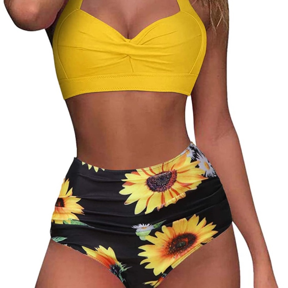 Size medium halter sunflower bathing suit 🌻